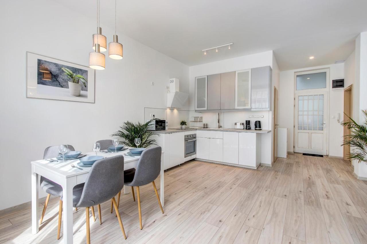 Rozsa Apartments Boedapest Buitenkant foto